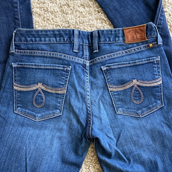 Lucky Brand 4 / 27 Regular dark denim jeans. Lola Skinny. Super flattering. - Picture 4 of 5
